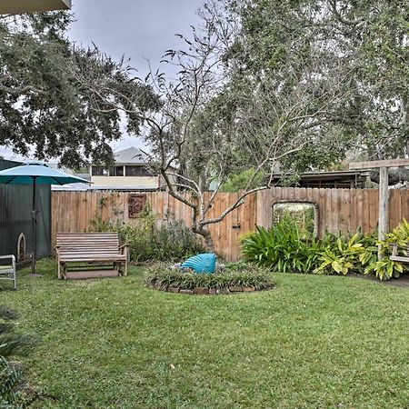 Walk To Beach From Chic Old Town Apartment With Yard Bay St. Louis Extérieur photo