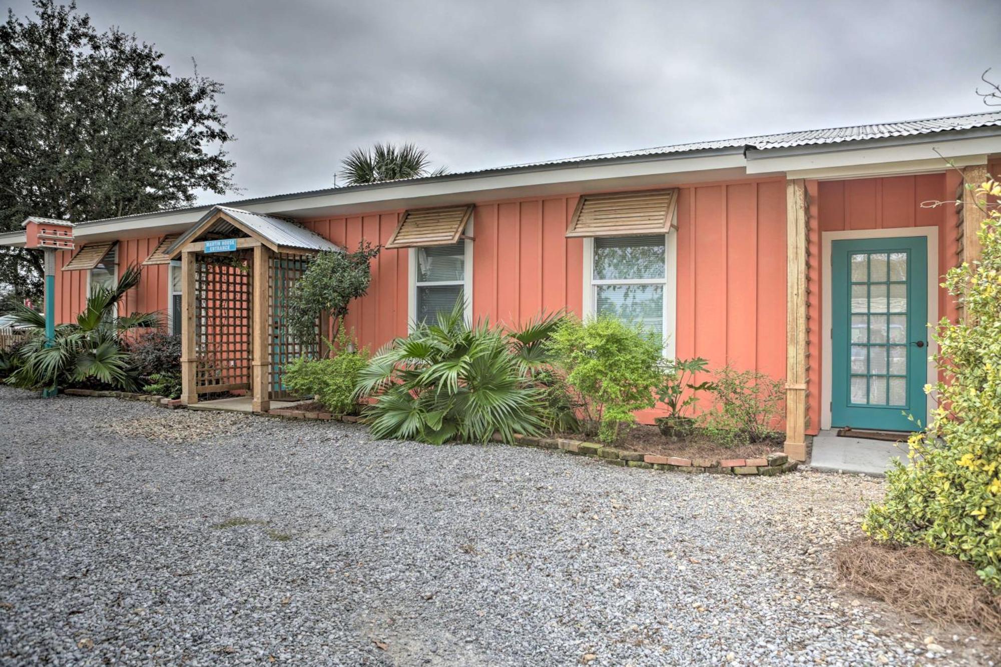 Walk To Beach From Chic Old Town Apartment With Yard Bay St. Louis Extérieur photo